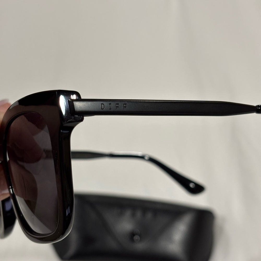 DIFF Bella polarized sunglasses 😎 - Picture 3 of 7